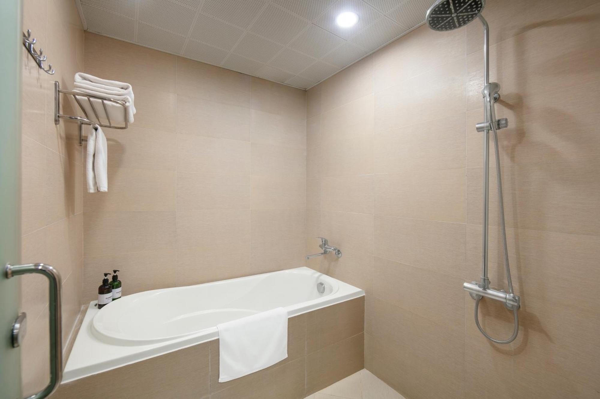 Hb Serviced Apartment - 121B Quan Hoa Hanoi Exterior foto